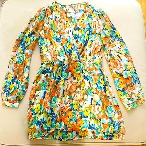 Colorful Flowy Spring Dress perfect for brunch with friends. Comes with tag.